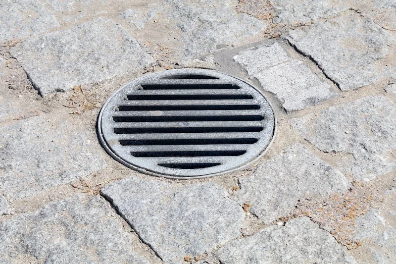 Manhole Adalah