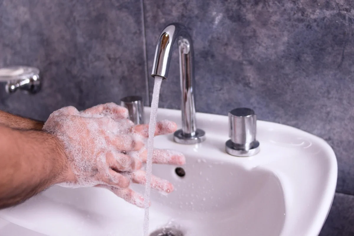 perbedaan sanitasi dan hygiene